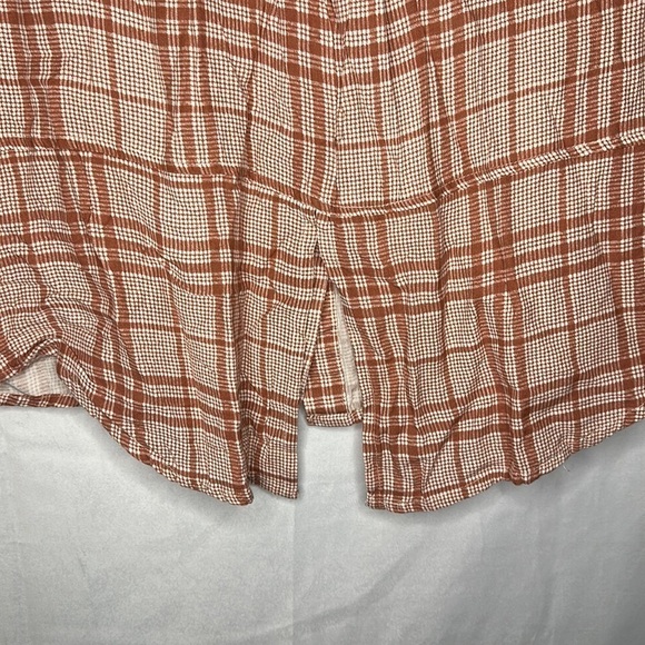 SIM & SAM SLEEVELESS PLAID BUTTON DOWN BLOUSE (M) - Picture 7 of 8